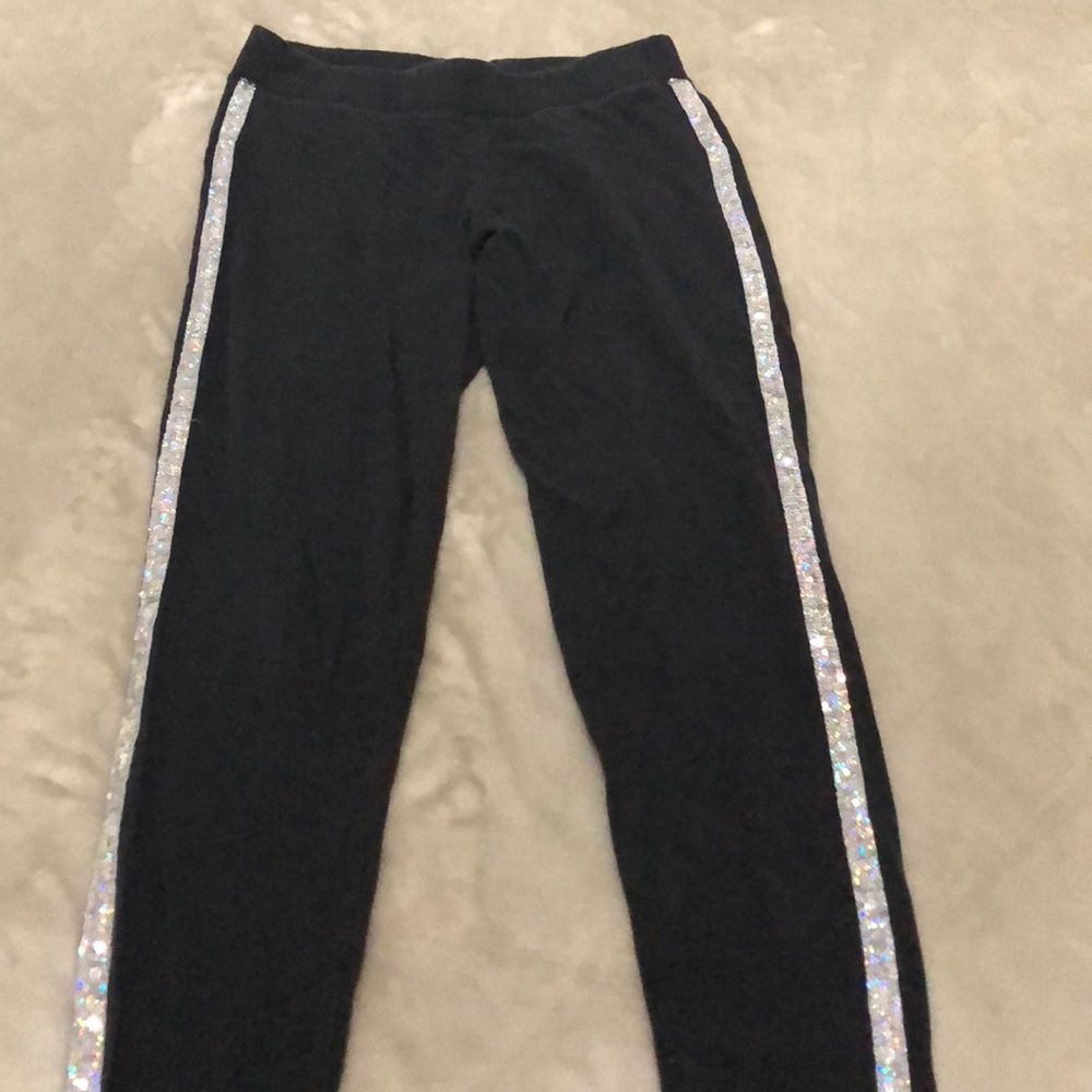 Black Victoria’s Secret leggings